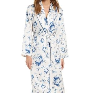 NWT Rachel Parcell Blue Floral Print Satin Robe